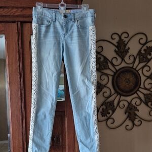 HOLDING HORSES Skinny Jeans with Lace Trim